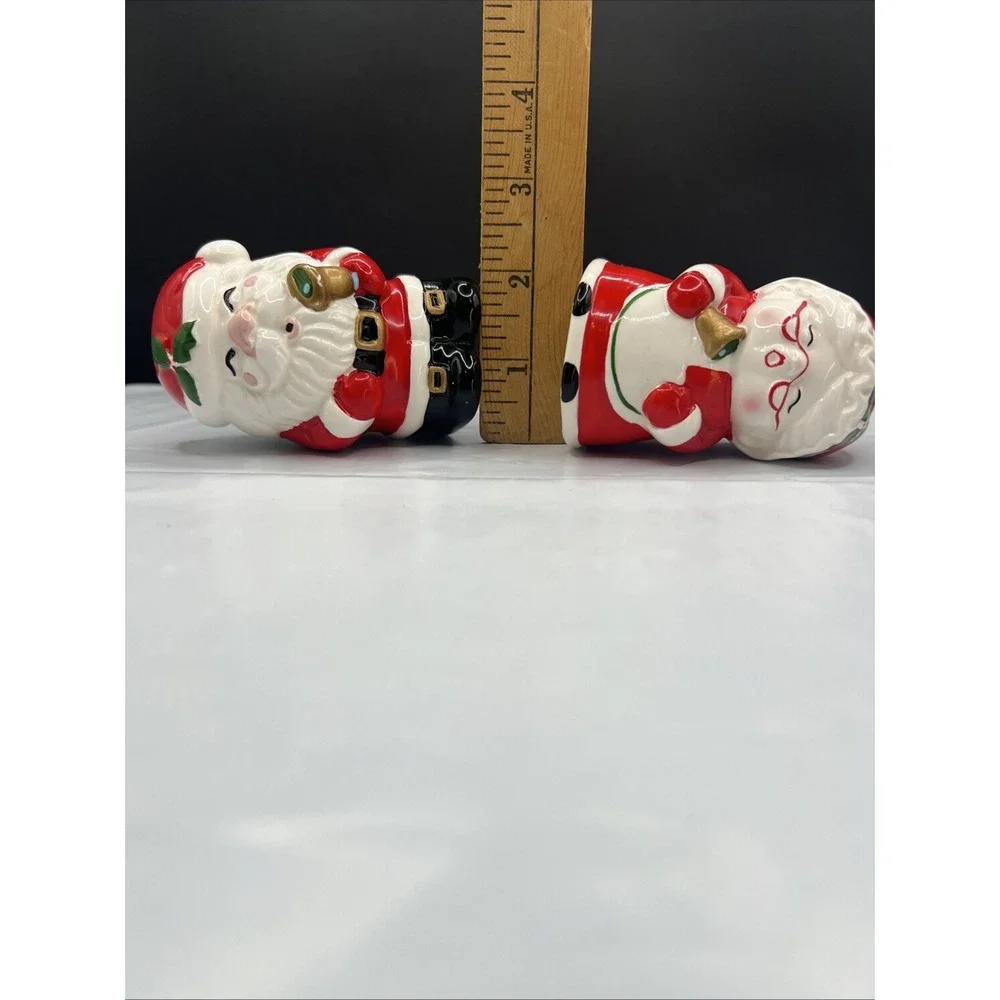 Vintage  Christmas Ceramic Kissing Santa and Mrs. Claus Salt and Pepper Shakers